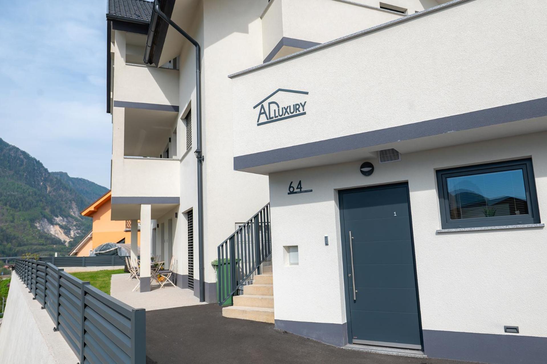 Apartments Luxury Ad Jesenice Exterior photo