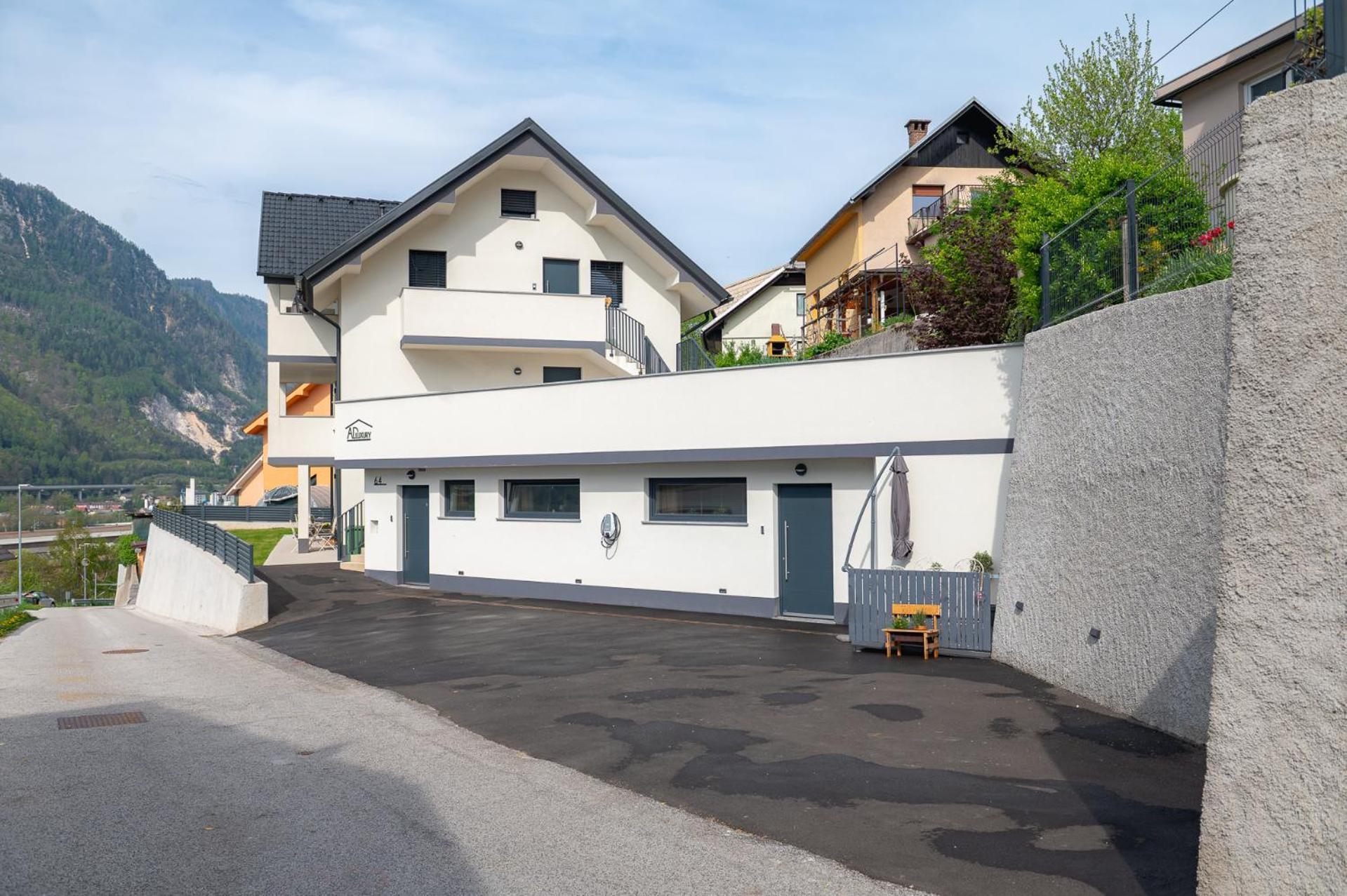Apartments Luxury Ad Jesenice Exterior photo